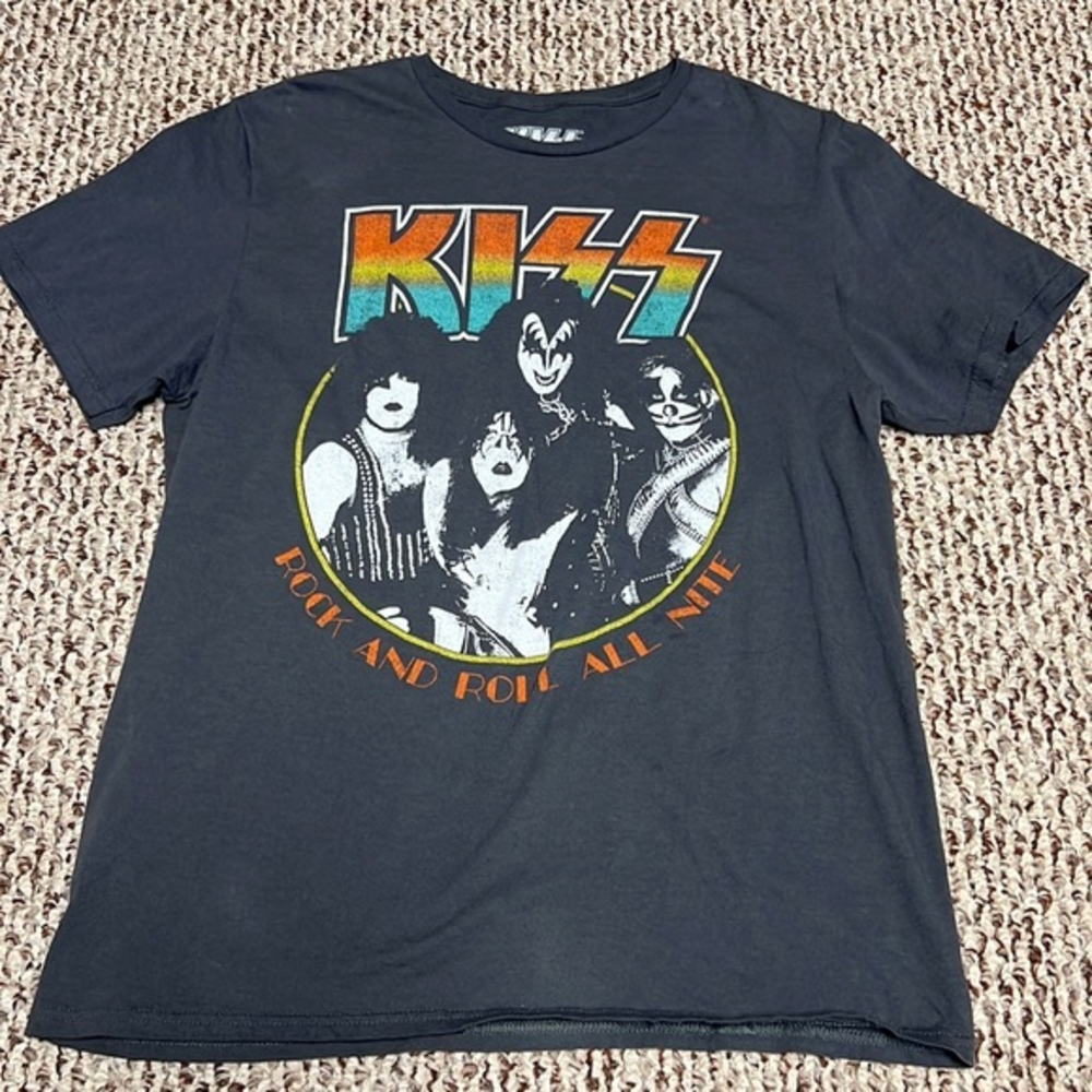KISS‎